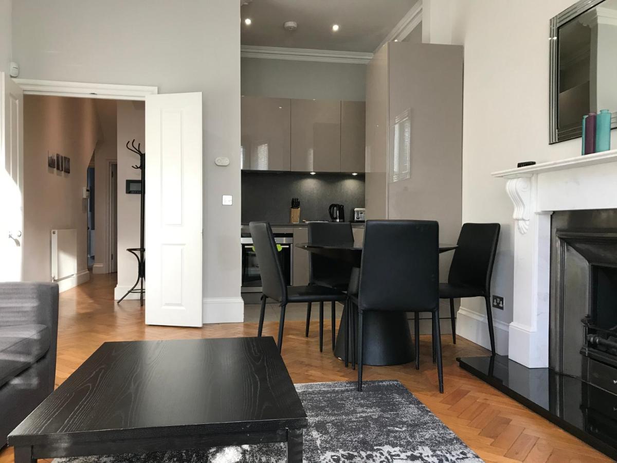 25 Ongar Road By Viridian Apartments Londra Esterno foto